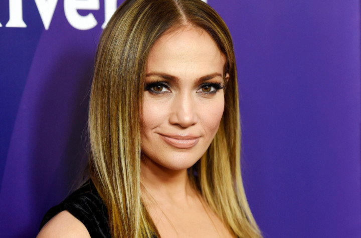 Jennifer Lopez Hilang Kontak dengan Keluarga di Puerto Rico