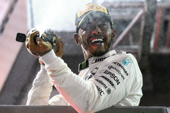 Hamilton Bersyukur atas Keteledoran Vettel