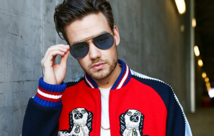 Liam Payne Umumkan Singel Kedua, Bedroom Floor