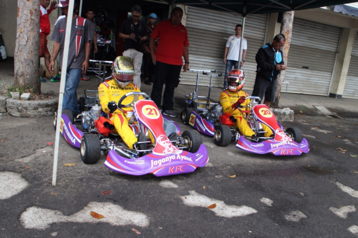 Isi Waktu Luang, Sean dan Nato Latihan Go-Kart di Sentul
