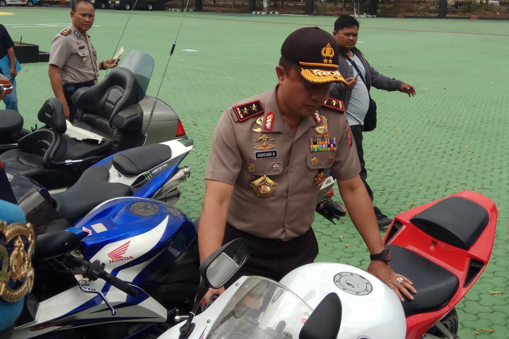 Polda Jabar Serahkan 23 Moge Bersurat Bodong Ke Bea Cukai