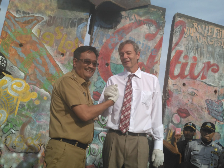 Tembok Berlin di RPTRA Kalijodo Simbol Persatuan