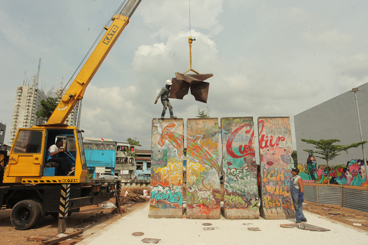 Pecahan Tembok Berlin Hiasi RPTRA Kalijodo