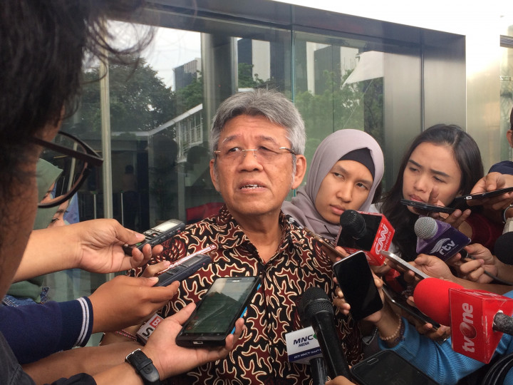 Sekjen DPR Dicecar Soal Pembahasan Pengadaan Satelit Bakamla