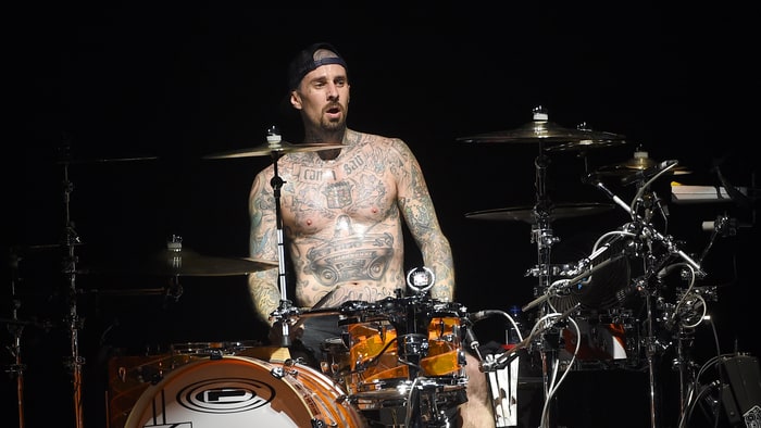 Ada Lil Wayne hingga Kendrick Lamar di Album Solo Terbaru Travis Barker