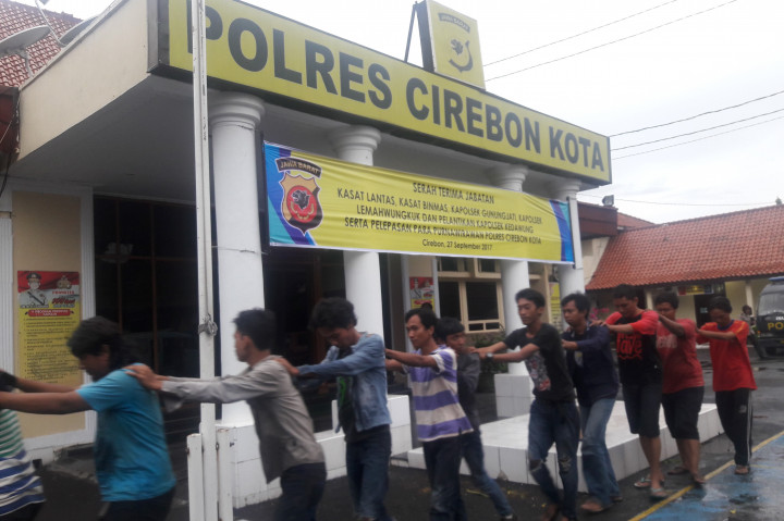 <i>Sweeping</i> Transportasi <i>Online</i> Ricuh, 18 Sopir Angkot Ditangkap