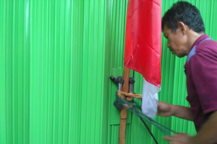 Sopir Angkot Segel Kantor Transportasi Online di Cirebon