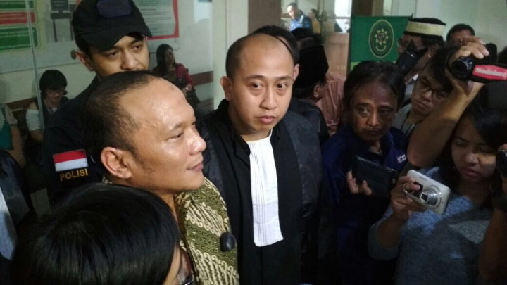 Iwa K Divonis 6 Bulan Rehabilitasi