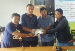 Bobotoh Serahkan Koin Denda Rp50 Juta untuk Persib