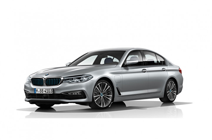 BMW Umbar Teknologi Pengisian Baterai Nirkabel