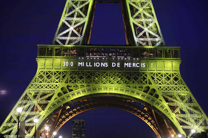 Menara Eiffel Rayakan 300 Juta Pengunjung