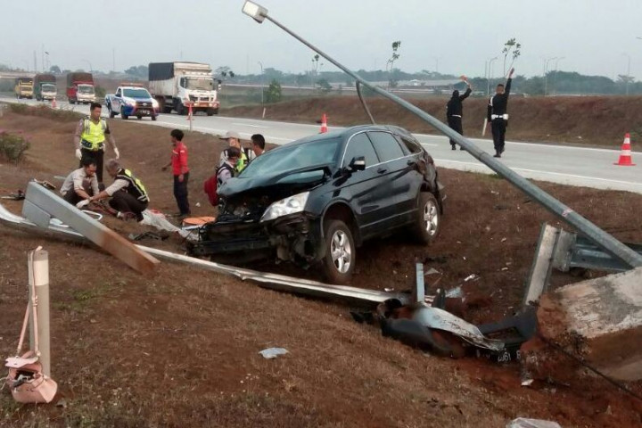 CRV Keluar Jalur di Tol Cipali, Satu Tewas