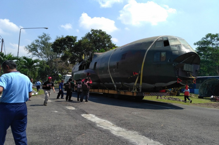 Pesawat Hercules Pertama Milik TNI AU Tiba di Yogyakarta