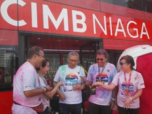 CIMB Niaga Serahkan Bus <i>Double Deck</i> ke TransJakarta