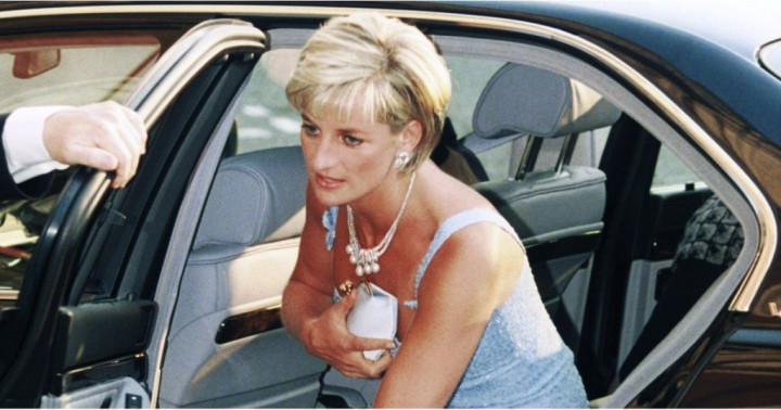 Terungkap Alasan Kenapa Putri Diana Selalu Menggenggam Tas di Dekat Dada