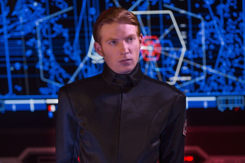 Domhnall Gleeson dalam Star Wars The Force Awakens (foto via starwars.com)