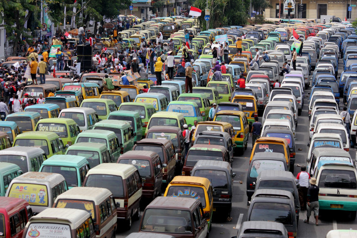 Pemprov Jatim Subsidi Angkutan Konvensional