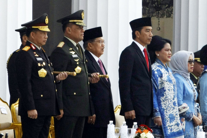 TNI, Polri, dan Kendali Jokowi