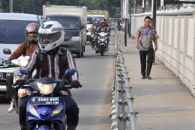Pemprov DKI Diminta tak Tergesa Bongkar Pagar Gedung di Sudirman-Thamrin