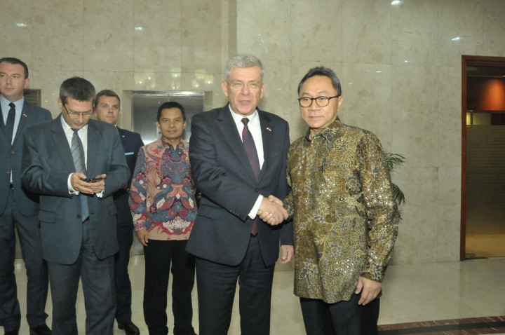 Ketua MPR Ceritakan Toleransi di Indonesia kepada Ketua Senat Polandia