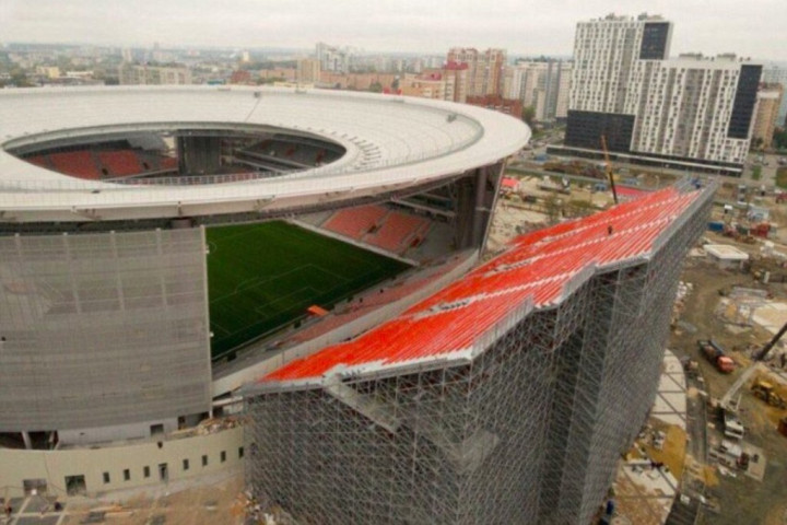 Ekadinburg Arena, Stadion Piala Dunia dengan Tribun Menantang