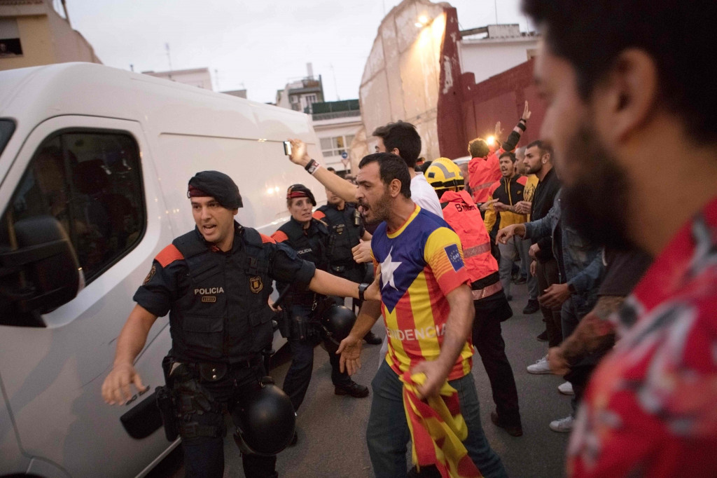 Catalonia kian memanas usai referendum. (Foto: AFP)
