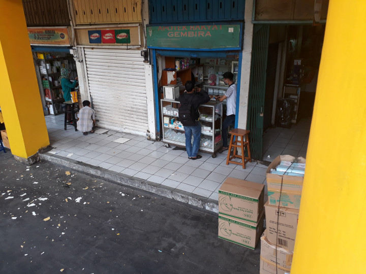 Butuh Pemasukan, Apotek Rakyat di Pasar Pramuka Buka Lagi