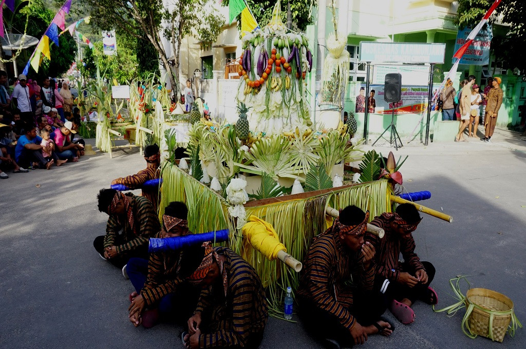 Tumpeng yang dibawa di acara Barikan di Karimunjawa, Kamis 5 Oktober 2017, MTVN - Rhobi Shani