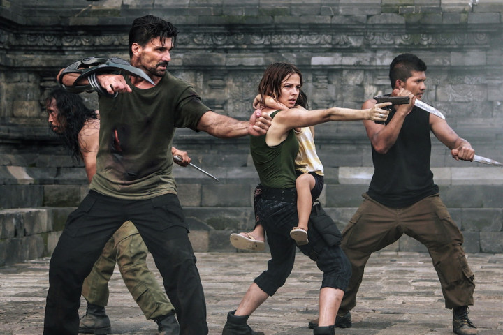 Iko Uwais dan Yayan Ruhian Jadi Orang Laos di Beyond Skyline