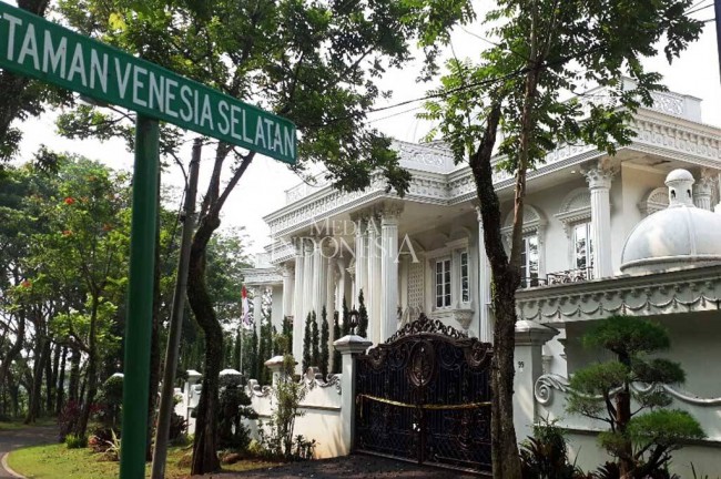 Polisi Buru Barang Bos First Travel yang Disembunyikan