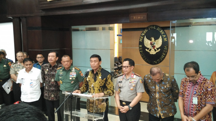 Pemerintah akan Mengkaji Regulasi Pembelian Senjata