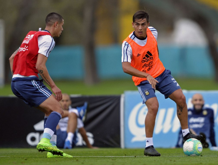 Dybala Mengaku tak Mudah Bermain Bersama Messi