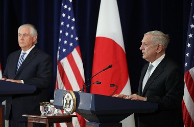 Tuding Pakistan Lindungi Teroris, Trump Kirim Menlu dan Menhan AS