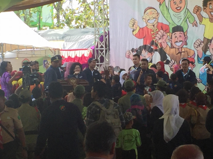 Bagi-Bagi Sepeda, Menkes 'Diserbu' Warga