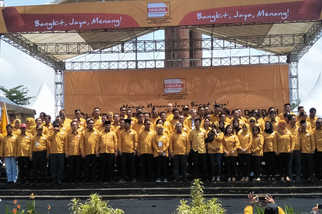 Pelantikan pengurus DPD Hanura Jabar di lapangan Tegalega, Bandung, Sabtu 7 Oktober 2017. Foto: MI/Anggoro