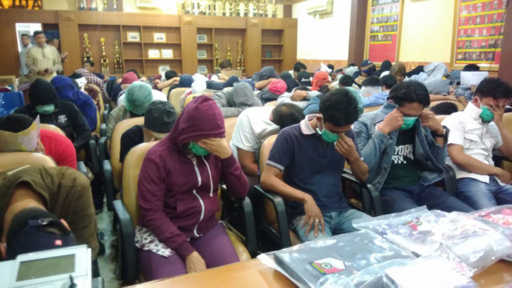 Polisi Tangkap 51 Orang saat Pesta Homoseksual di Harmoni