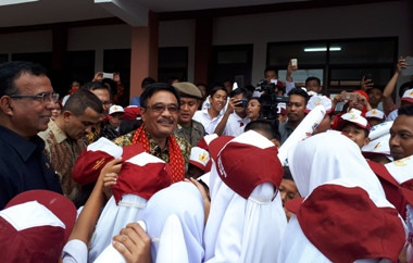 Djarot Minta Rehabilitasi Sekolah tak Lebih dari Setahun