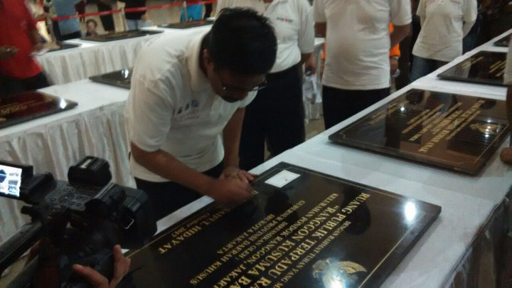 Jelang Peresmian 100 RPTRA, Djarot Tanda Tangan 94 Prasasti