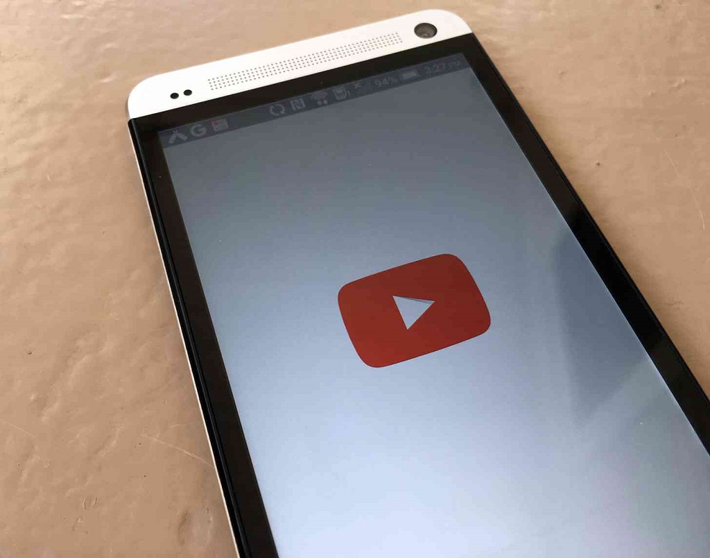 Menikmati YouTube di smartphone