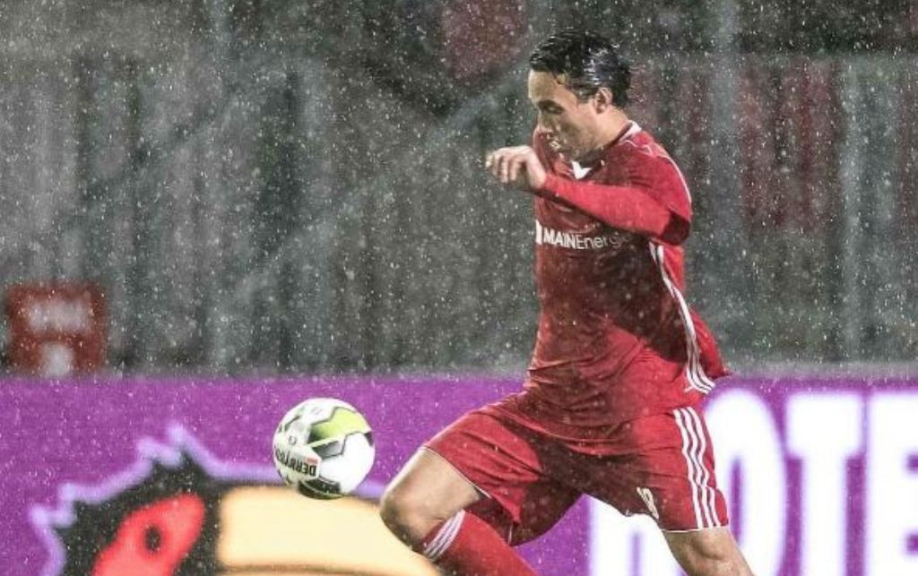 Ezra Walian sukses mencetak gol perdana untuk Almere City saat menghadapi MVV Maastricht (Foto: Instagram)