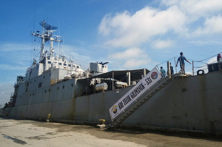 KRI Teluk Gilimanuk Bersandar di Pelabuhan Dwikora