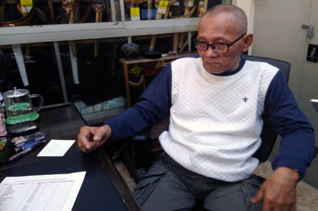 Sugiyatno, pemilik toko `Busana Jawi Suratman` -- MTVN/Pythag Kurniati