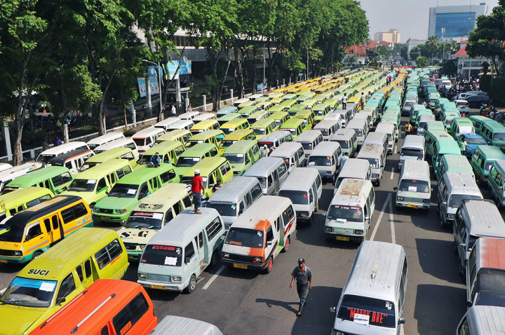 Polemik Angkutan Online dan Konvensional di Sidoarjo Tunggu Keputusan Gubernur
