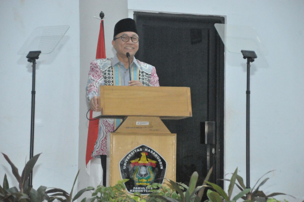 Ketua MPR Zulkifli Hasan pidato di seminar nasional di Unhas Makassar. Foto: dok MPR
