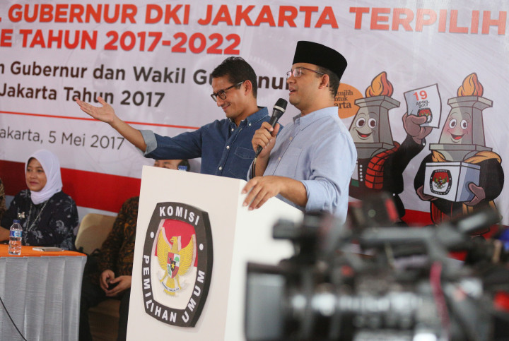 Mobil Dinas Anies-Sandi Seharga Rp2 Miliar