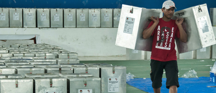 Pilkada Jabar Menggunakan Kotak Suara Lama