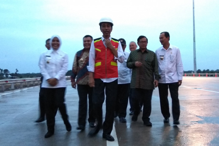 Jokowi Minta Tol Palindra Gratis Hingga Akhir Tahun
