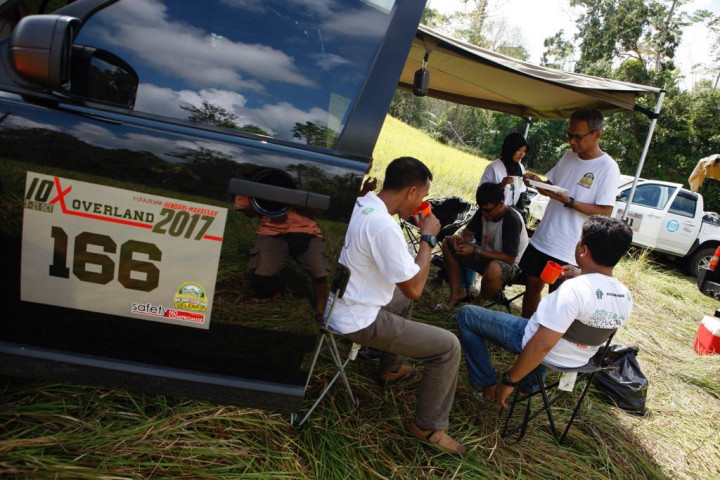 Awning Praktis untuk <i>Glamping</I> Rame-rame