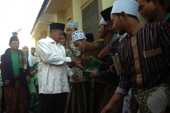 Belajar dari Bupati yang Santri