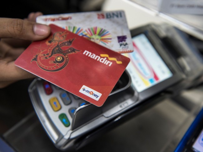 Penggunaan Uang Elektronik untuk Ikuti Perkembangan Zaman